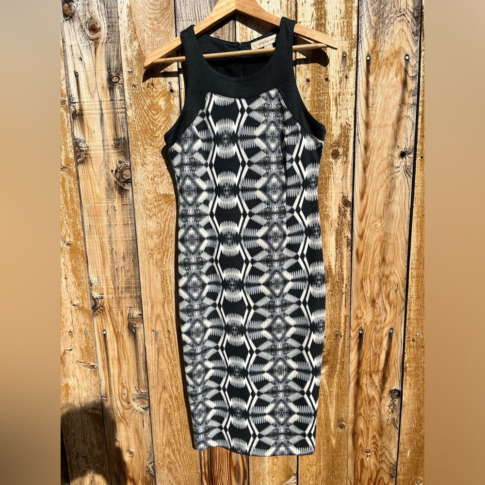 Presley Skye Black/White Midi Dress, S